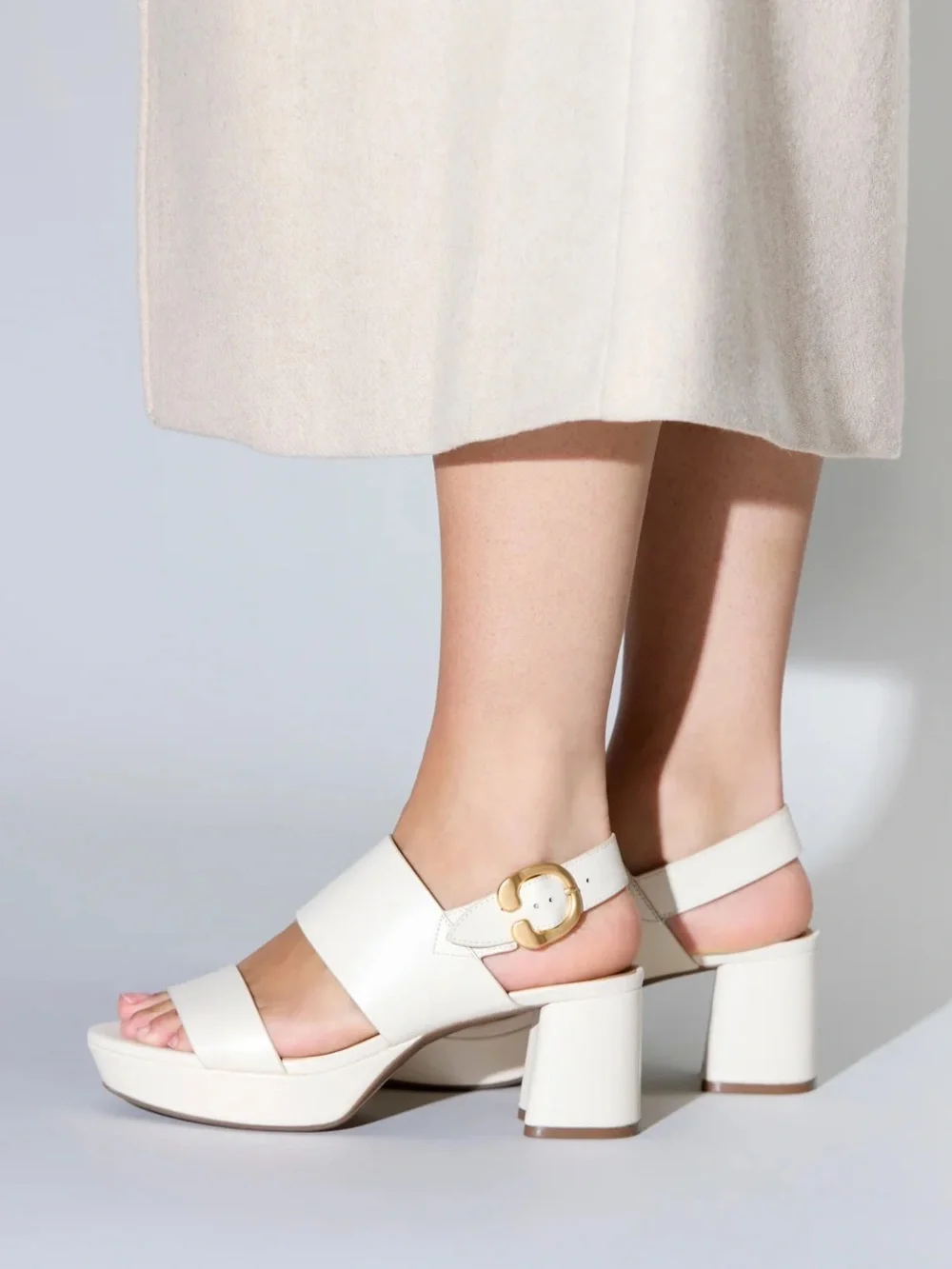 AEROSOLES Camilia Platform Sandals Sz 9M Minimalist Chunky Block Heel